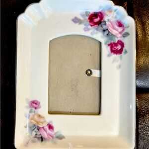 Floral Porcelain Photo Frame in Pink and white. Fits 5 x3.5” photo